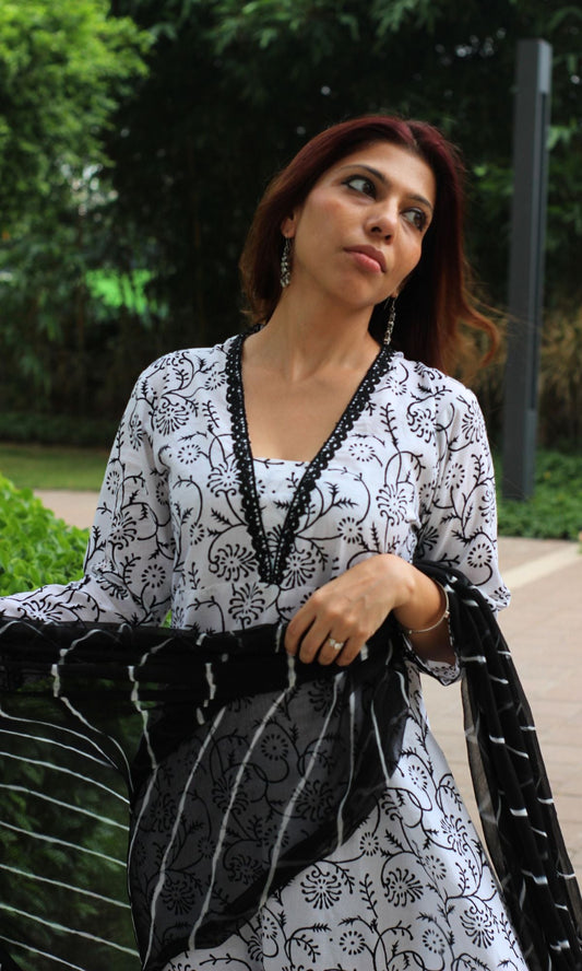 Cotton A - line White & Black Kurta and Chiffon Shibori Dupatta - Baareeki