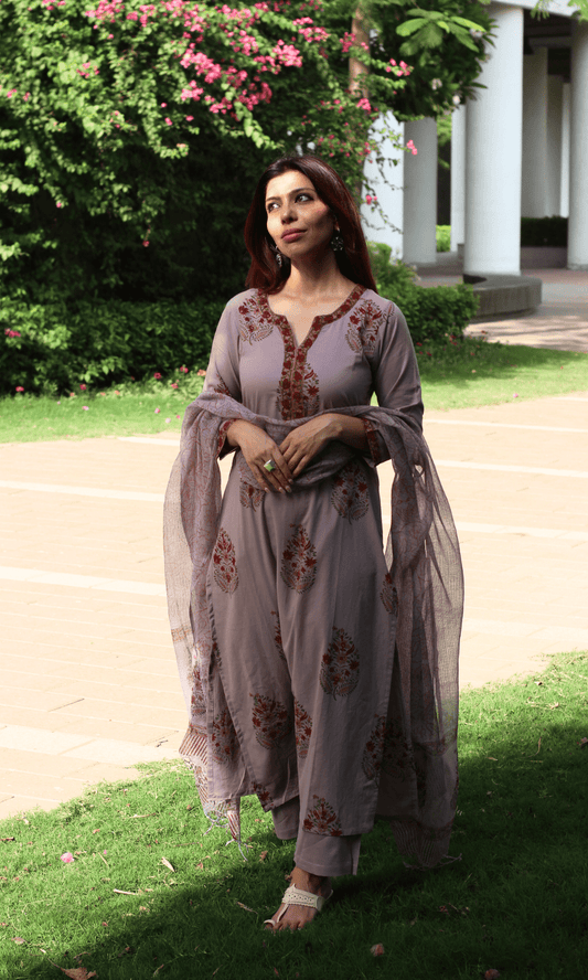 Cotton Ash Mauve Mughal Print Kurta , Cotton Pants & Kota Doria Printed Dupatta - Baareeki