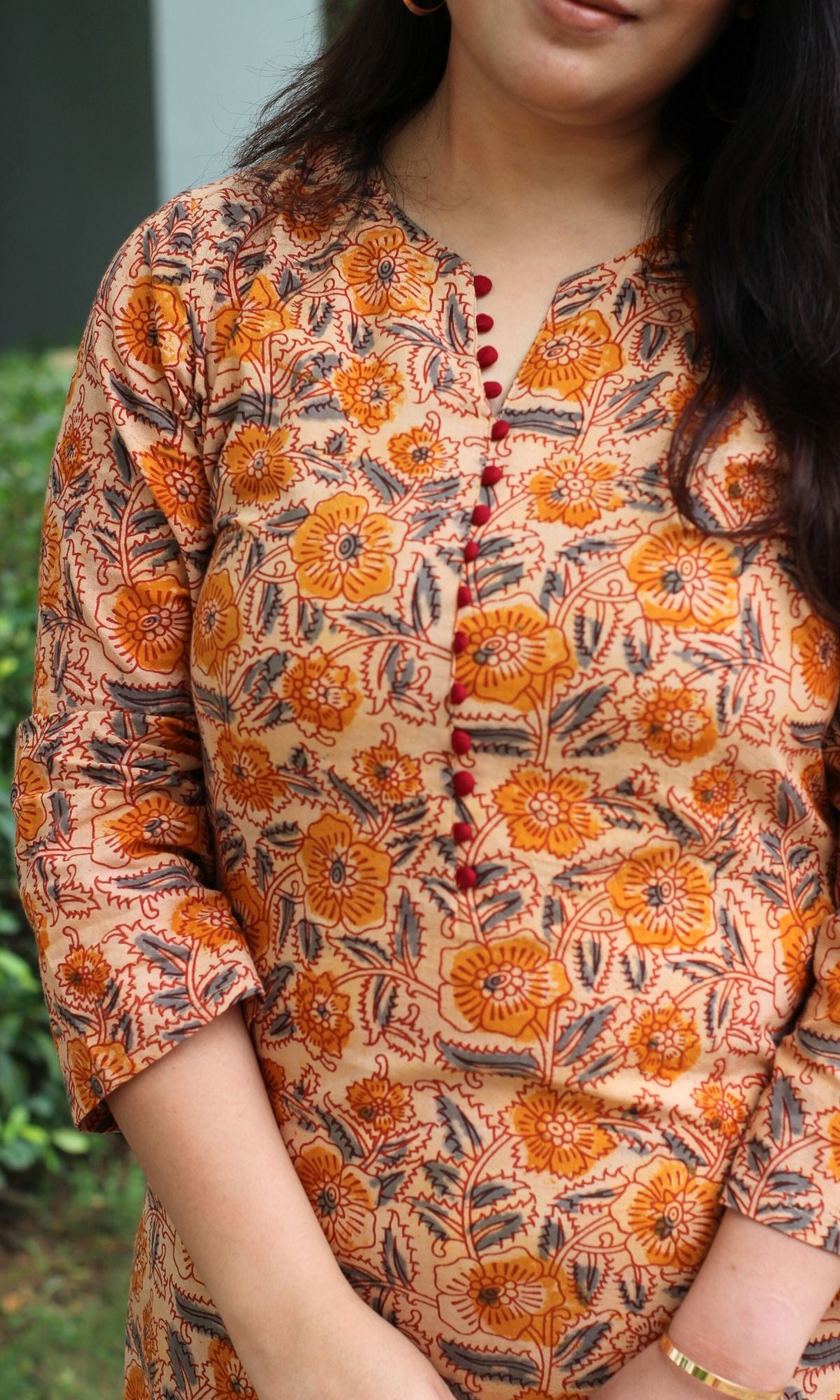 Cotton Beige & Red Buttoned Kalamkari Straight Fit Kurta - Baareeki