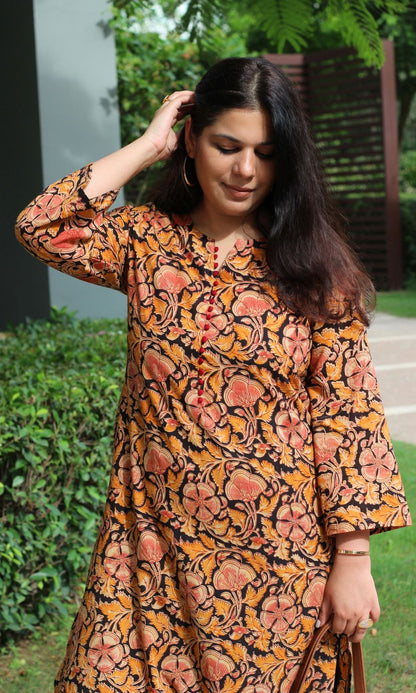 Cotton Black & Red Buttoned Kalamkari Straight Fit Kurta - Baareeki