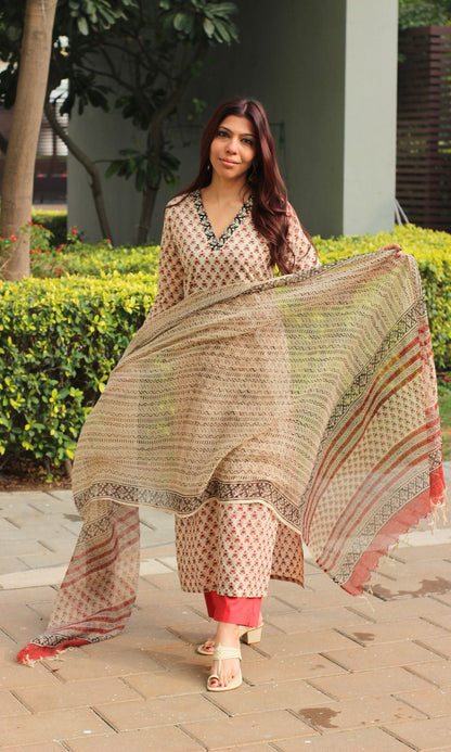 Cotton Handblock Beige & Red Booti Suit with Kota Doria Handblock Printed Dupatta - Baareeki