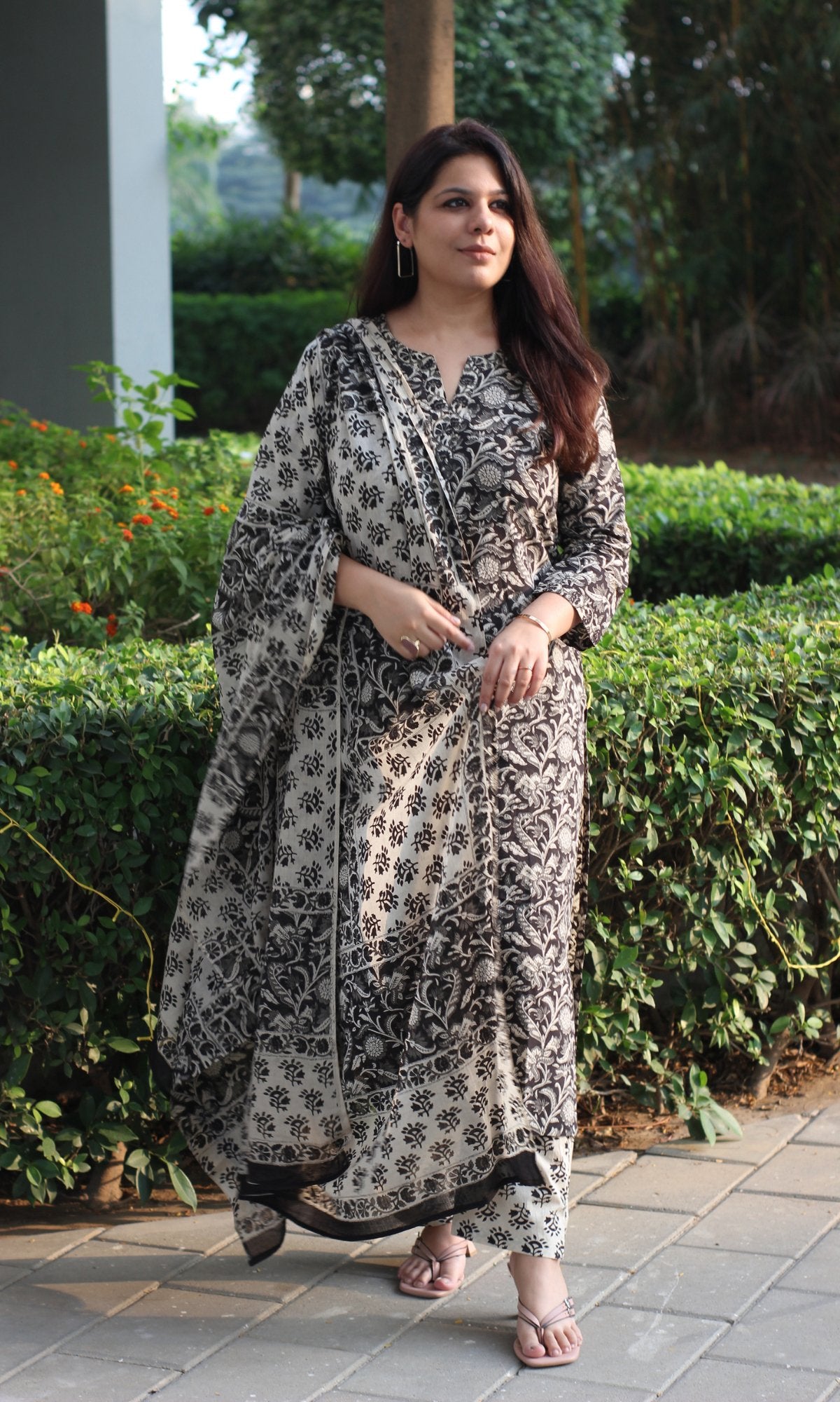 Cotton Handblock Black & Off White Kalamkari Print Suit with Mul Printed Dupatta - Baareeki