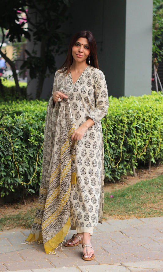 Cotton Handblock Off - white & Black Oak Leaf Print Suit with Kota Doria Printed Dupatta - Baareeki