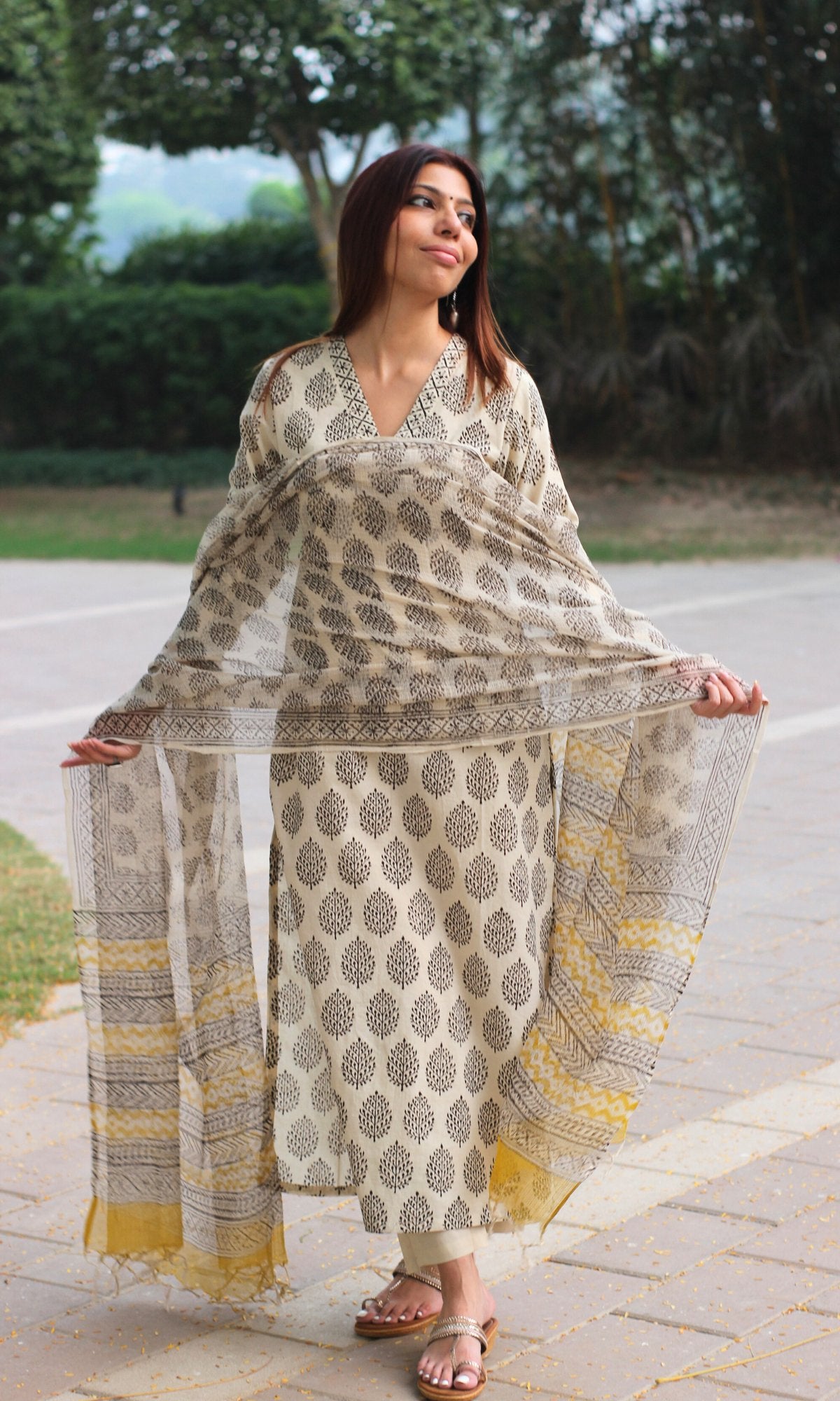 Cotton Handblock Off - white & Black Oak Leaf Print Suit with Kota Doria Printed Dupatta - Baareeki