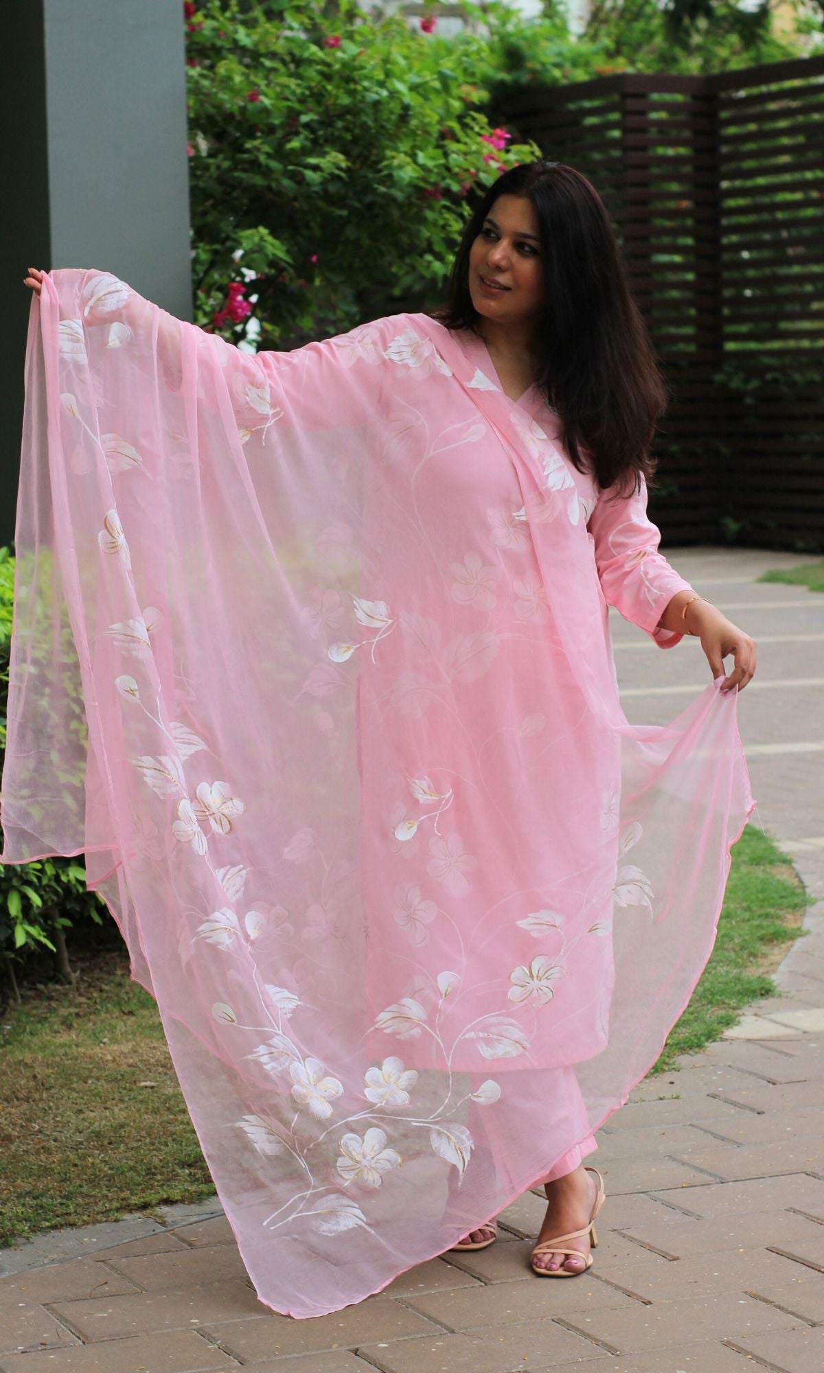 Cotton Handbrush Pink Suit Set with Chiffon Handbrush Dupatta - Baareeki