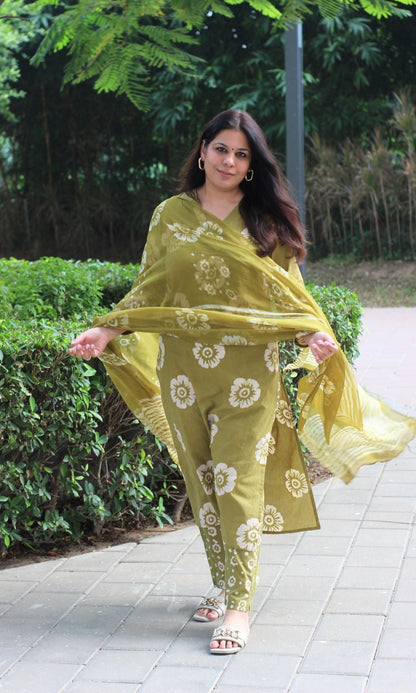 Cotton Mehendi Green Batik Handblock Print Suit with Chiffon Printed Dupatta - Baareeki