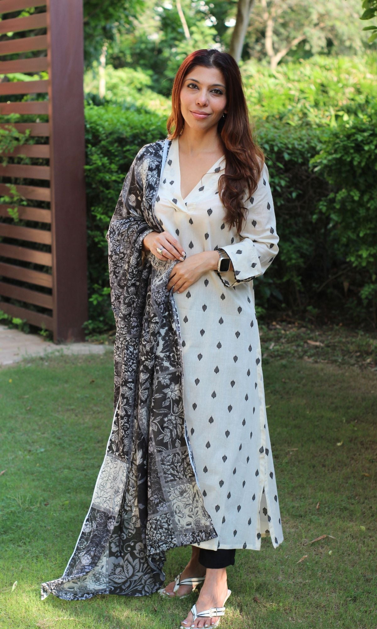 Cotton Off White & Black Weaved Kurta with Mul Printed dupatta - Baareeki