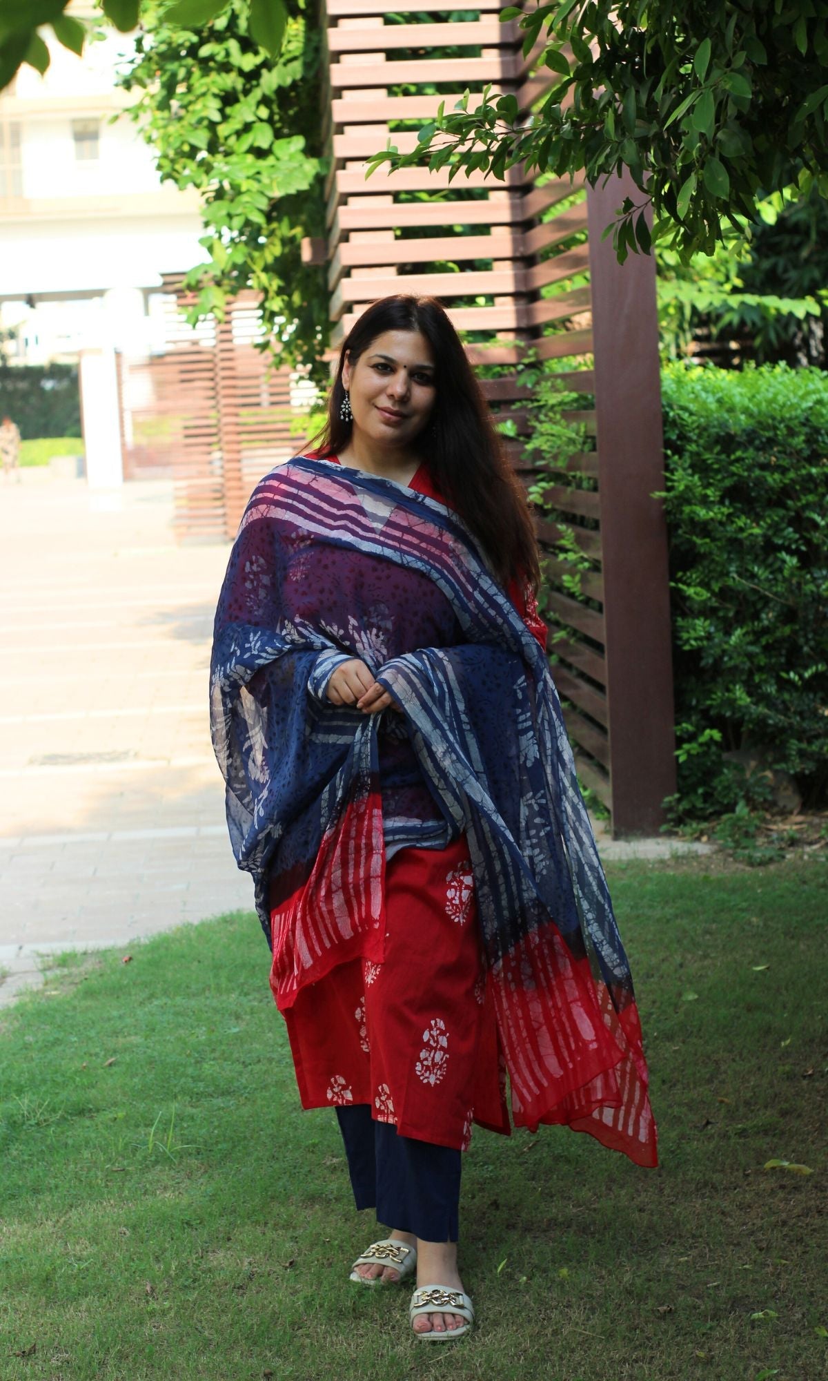 Cotton Red & Blue Batik Print Suit Set with Chiffon Printed Dupatta - Baareeki