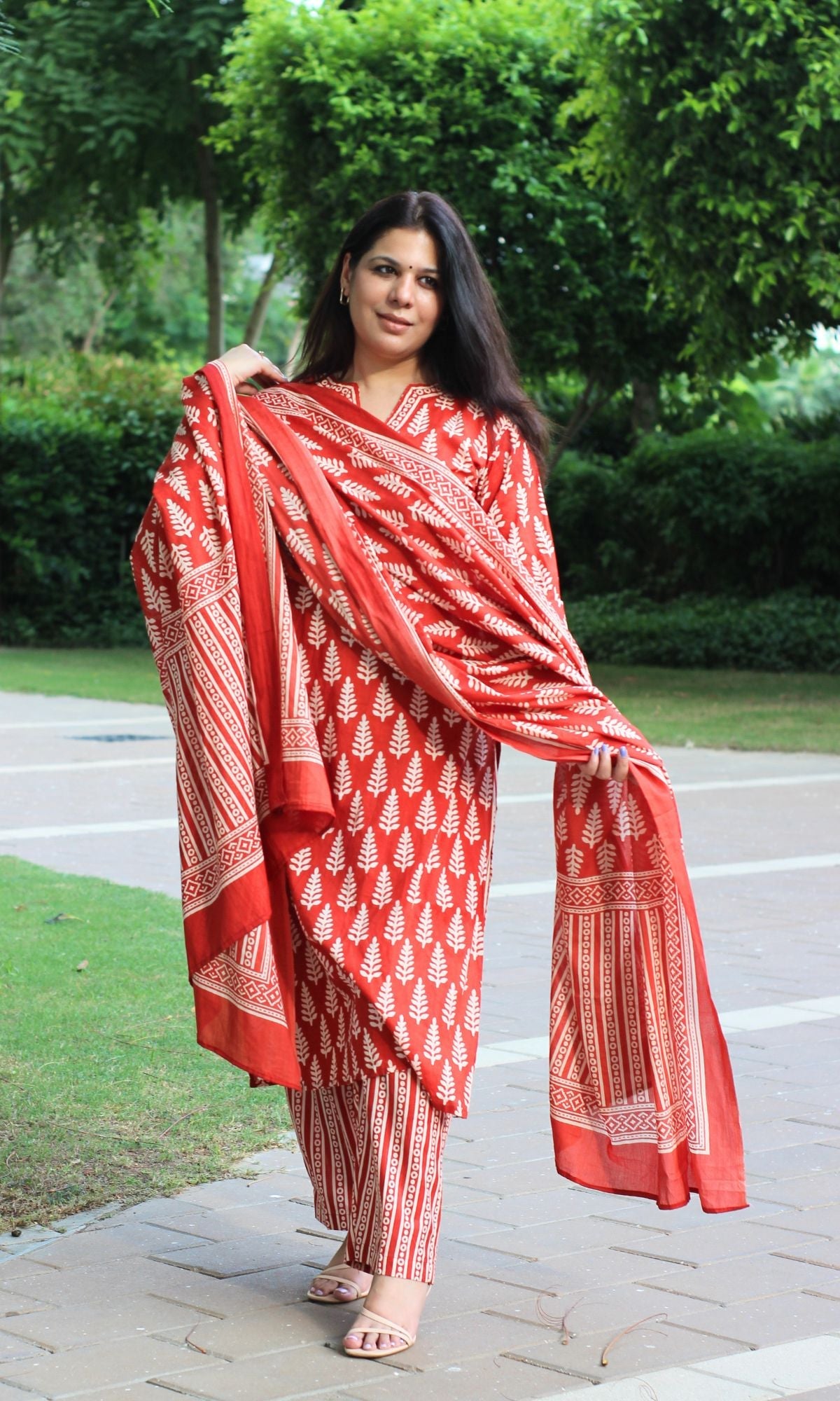 Cotton Red Leaf Print Suit Set with Cotton Printed Dupatta - Baareeki