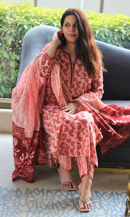 Cotton Red Rose Printed Suit Set with Mul Printed Dupatta - Baareeki