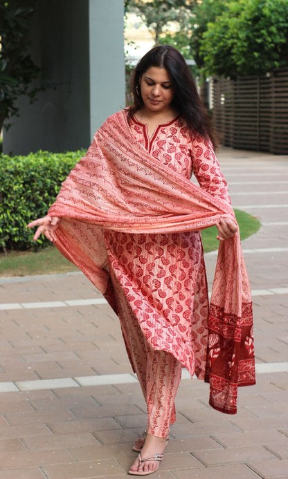 Cotton Red Rose Printed Suit Set with Mul Printed Dupatta - Baareeki