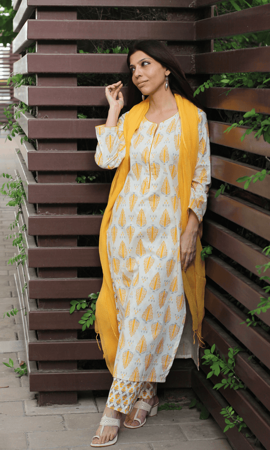 Cotton Sunlit Breeze Printed Kurta, Pant with Kota Doria Dupatta - Baareeki