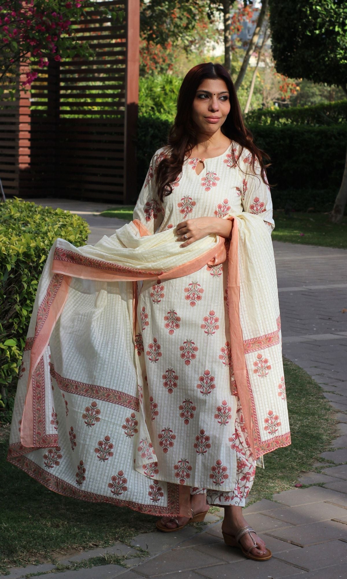 Cotton Textured Peach Mughal Print Suit Set with Printed Mul Dupatta - Baareeki