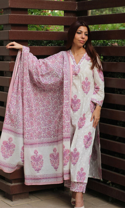 Cotton Textured Pink Mughal Print Suit Set with Printed Mul Dupatta - Baareeki