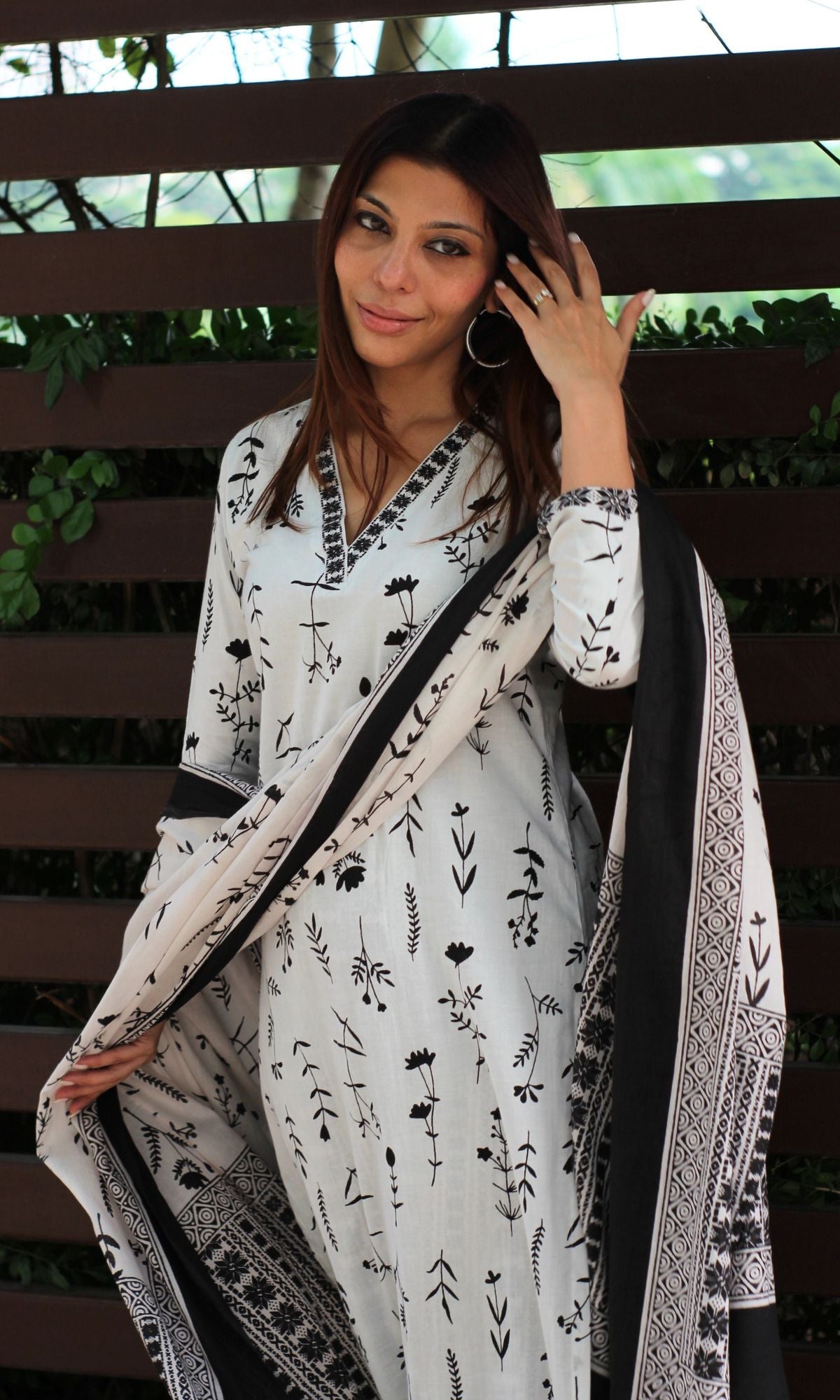 Cotton White & Black Leaf Petals Suit Set with Mul Printed Dupatta - Baareeki