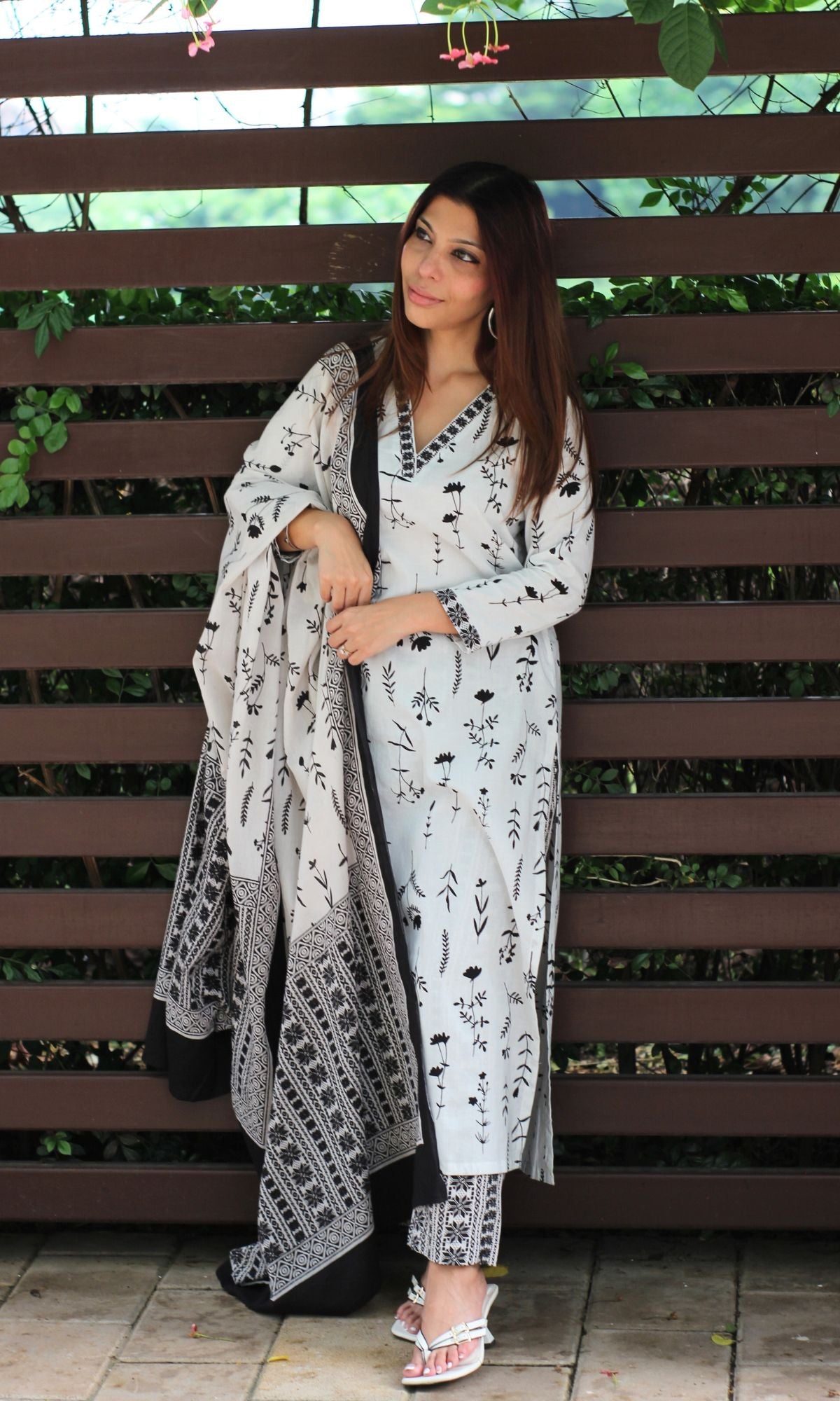 Cotton White & Black Leaf Petals Suit Set with Mul Printed Dupatta - Baareeki