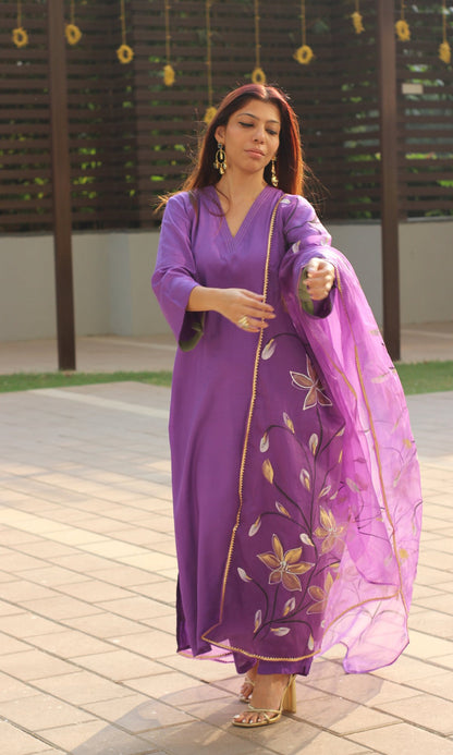 Purple Muslin Silk Bell Sleeves Kurta with Pants and Organza Handbrush Painted Dupatta - Baareeki