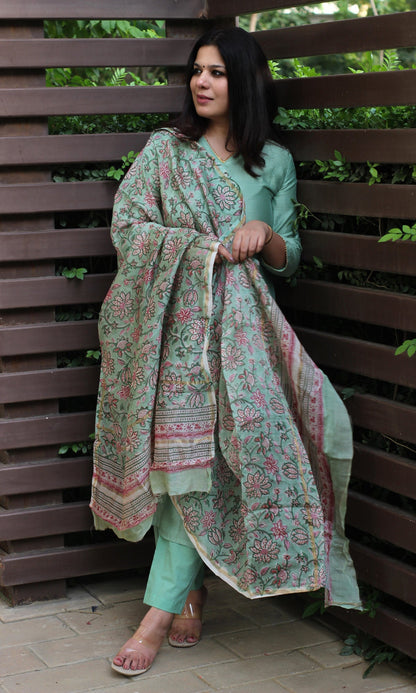 Chanderi Silk Green Kurta and Dupatta with Cotton Pants - Baareeki