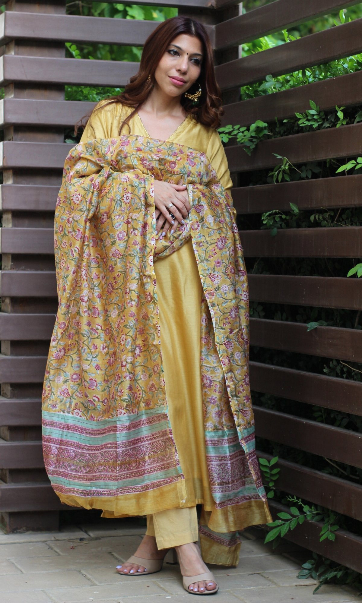 Chanderi Silk Yellow Kurta and Dupatta with Cotton Pants – Baareeki