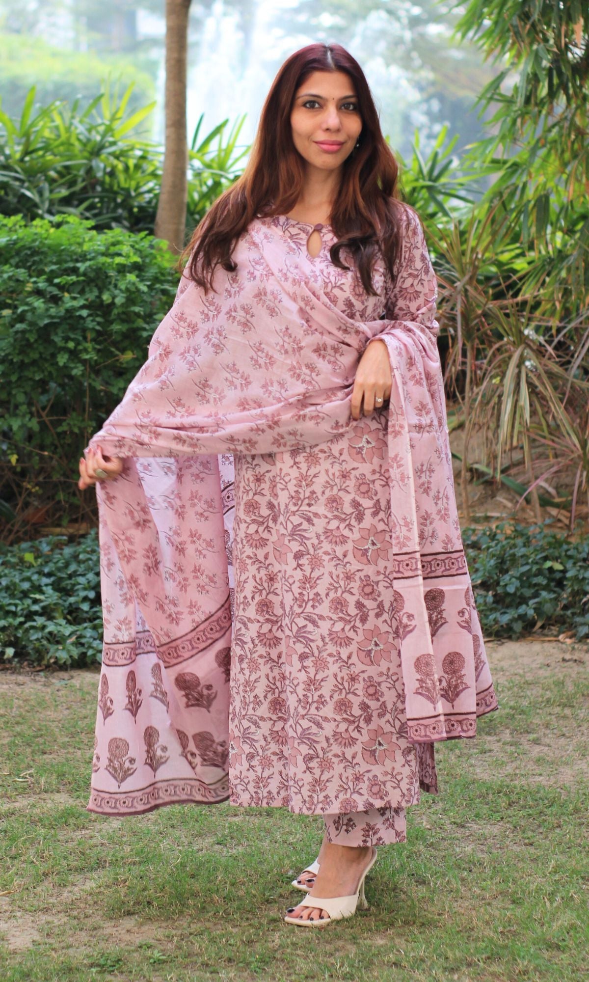 Cotton Block Print Onion Pink Suit Set with Printed Cotton Dupatta - Baareeki