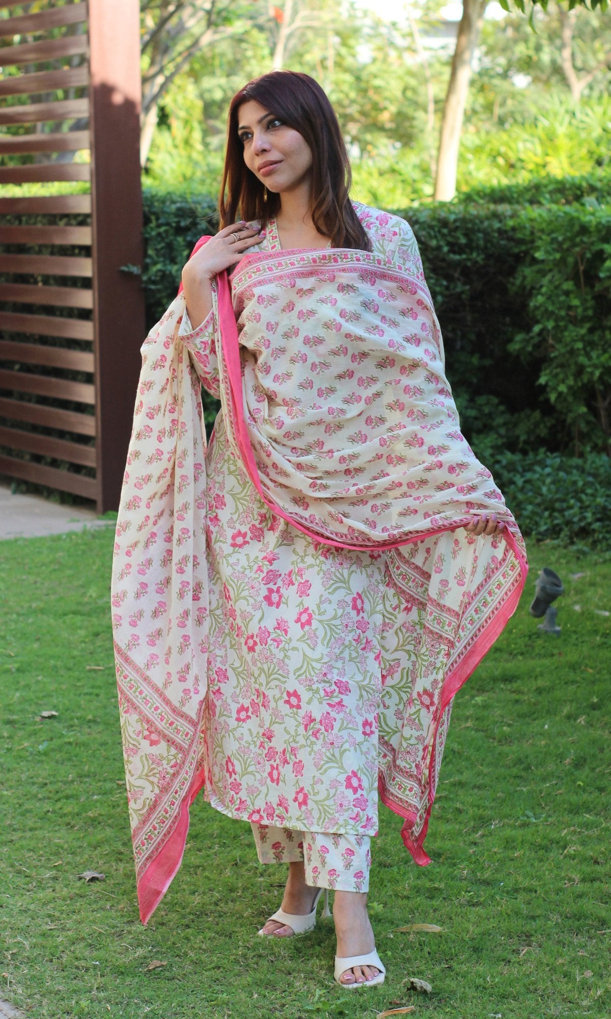 Cotton Sanganeri Off White & Pink Suit Set with Printed Dupatta - Baareeki